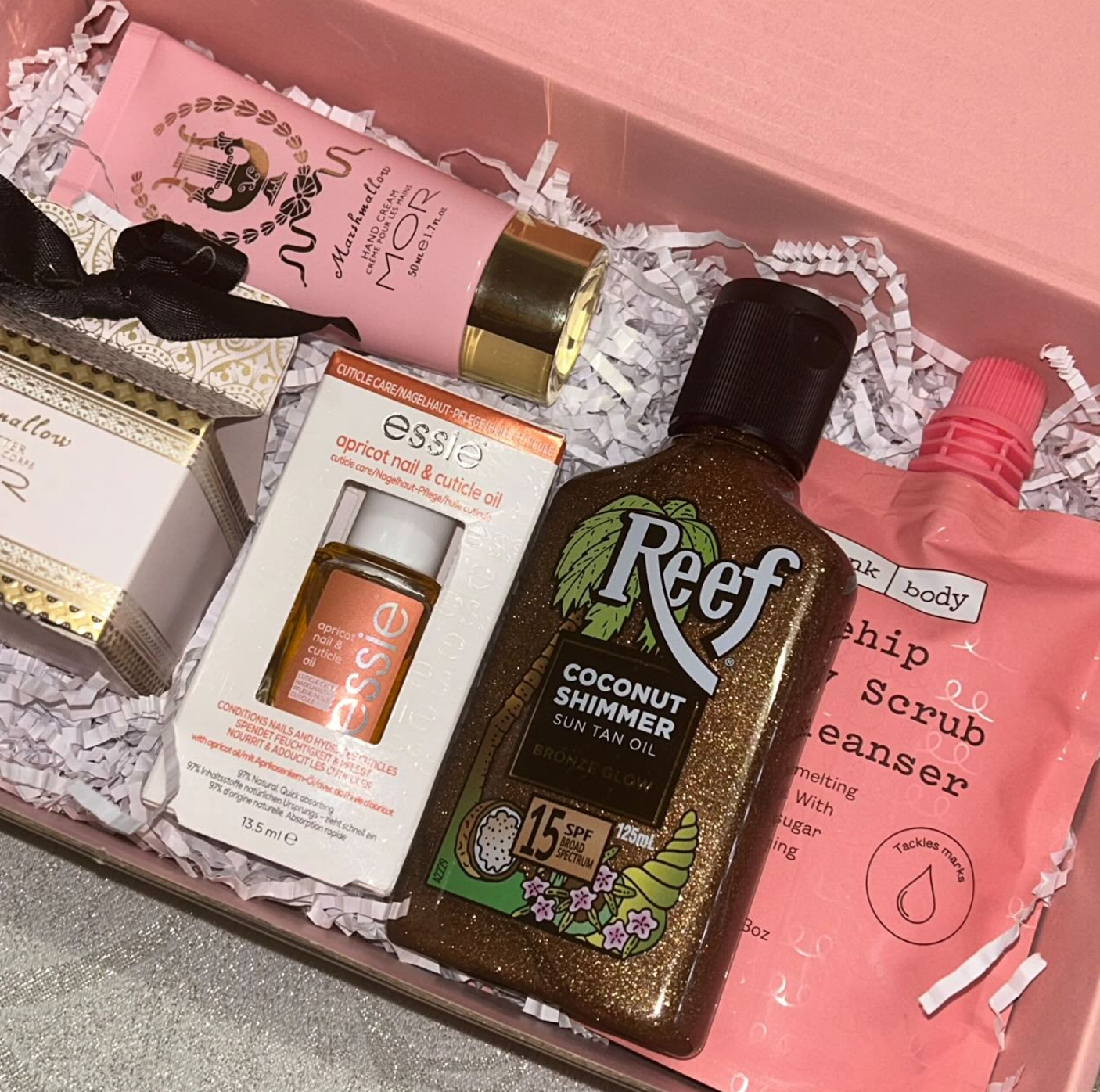 Luxurious body care gift box: pamper yourself with this indulgent spa set